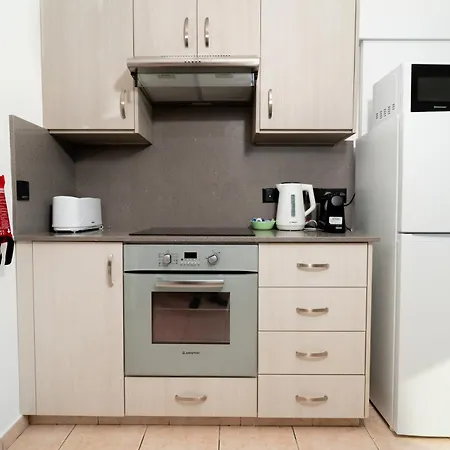 Stunning Mackenzie Sea Views Flat,1 Bedroom דירה