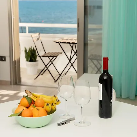 Stunning Mackenzie Sea Views Flat,1 Bedroom Daire *