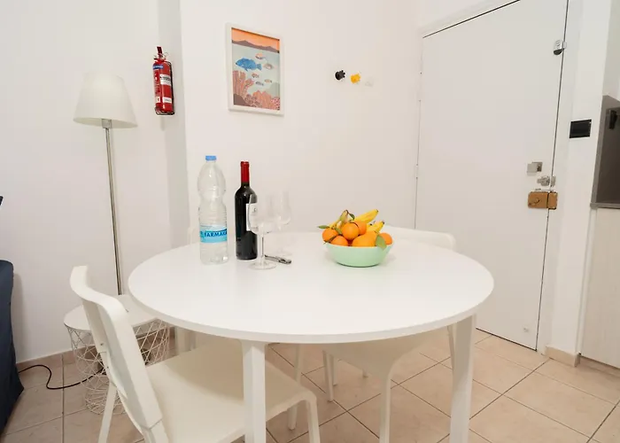 Stunning Mackenzie Sea Views Flat,1 Bedroom *